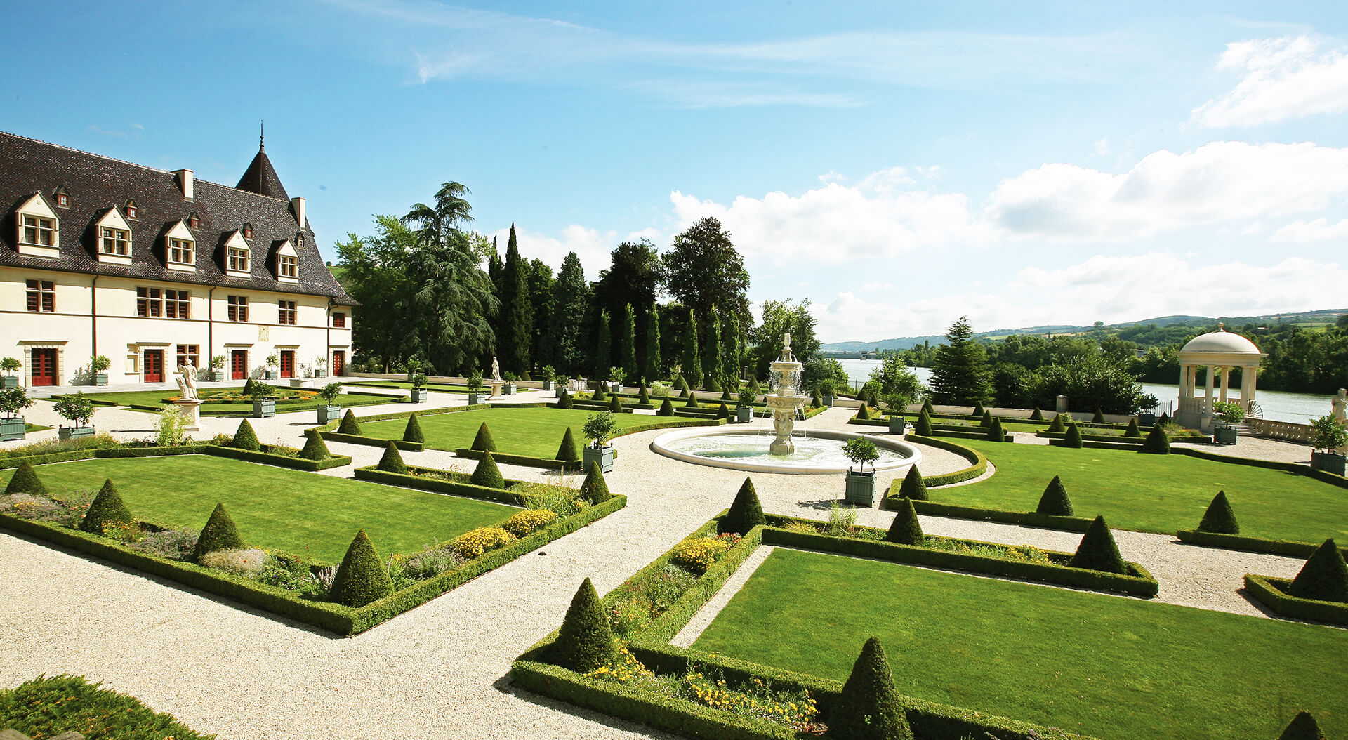 How to identify Viognier from Northern Rhône in a blind wine tasting?